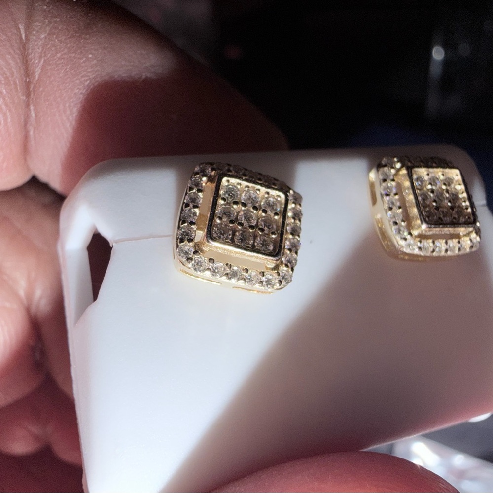 925 MOISSANITE earrings 
1.00 CTW
$200.00